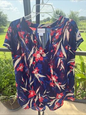 Liz Claiborne Navy Floral V-Neck Short Sleeve Blouse